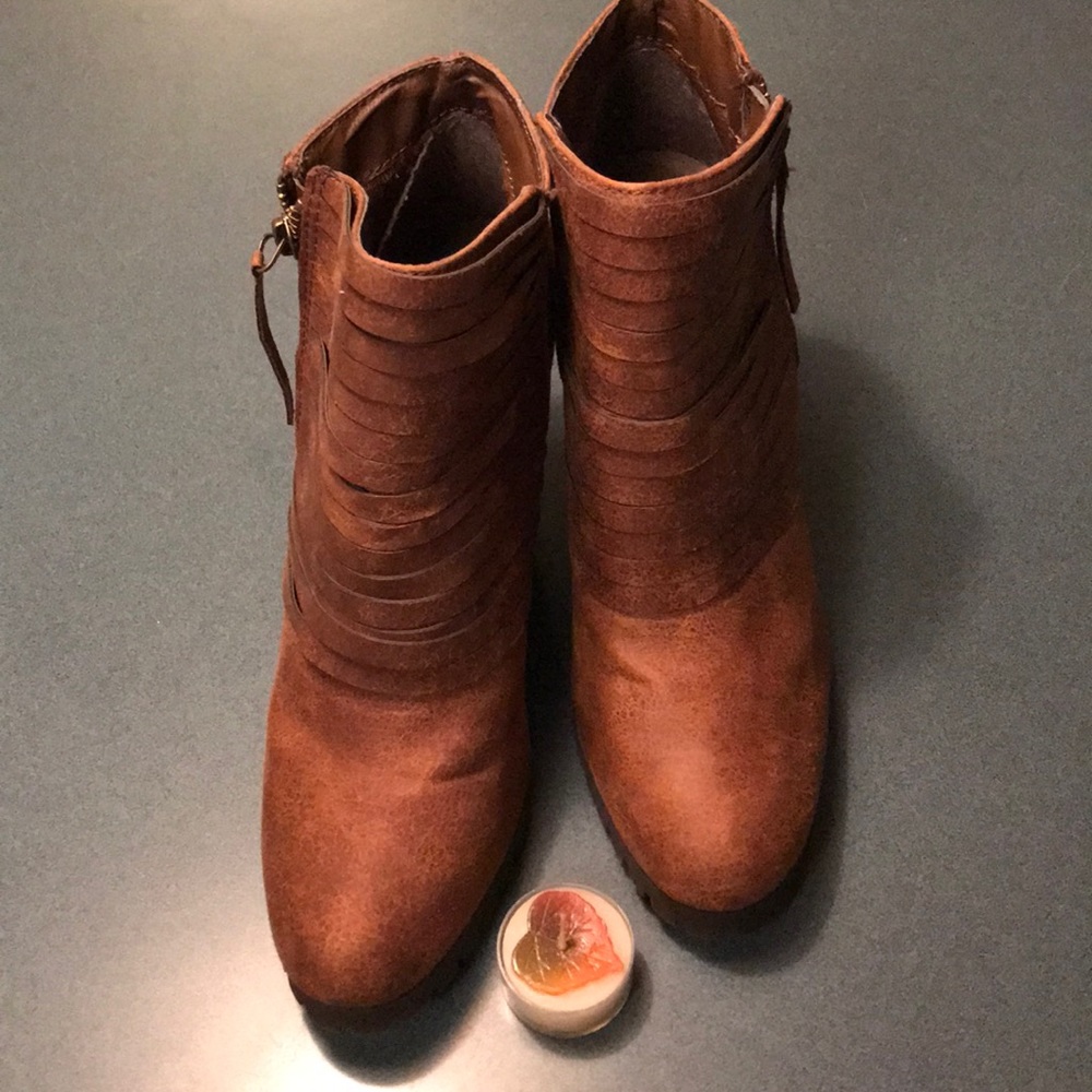 GUC BOOTIES